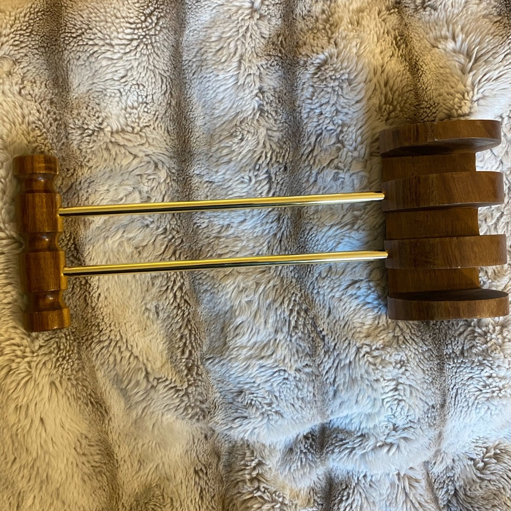 Acacia Wood Cutting Board 4 Slot Holder with Brass connect.